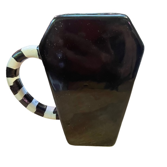 NWOT DISNEY NIGHTMARE BEFORE CHRISTMAS COFFIN MUG - Picture 2 of 6